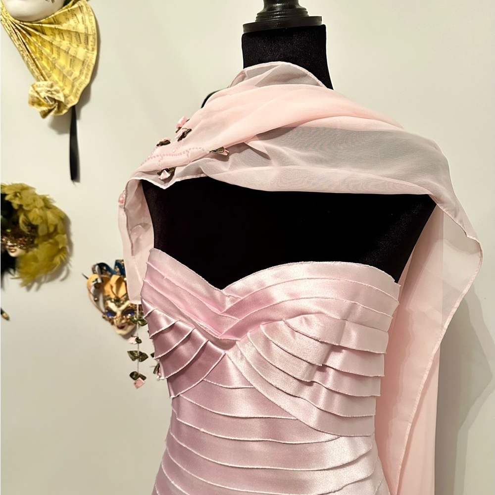 GORGEOUS BCBG MAXAZRIA Satin Primrose Maxi Dress size 8.